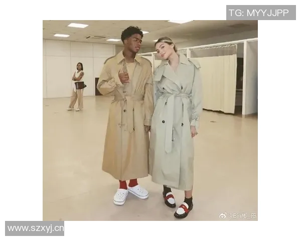 恩德里克妻子晒新保时捷调侃球迷引热议老公的钱真不心疼