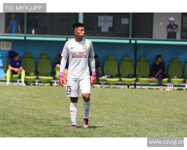 郭全博神勇表现连扑两球令对手外援无奈抱头痛惜展现门将绝技 郭全博神勇表现连扑两球令对手外援无奈抱头痛惜展现门将绝技