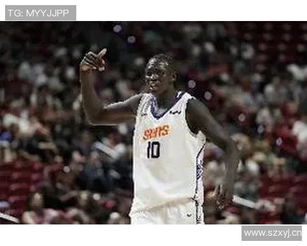 太阳主帅称马卢阿奇设立新标杆期待他持续高水平表现 太阳主帅称马卢阿奇设立新标杆期待他持续高水平表现