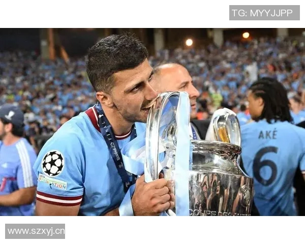 比利亚雷亚尔将在欧冠赛前隆重颁发金质奖章给罗德里 比利亚雷亚尔将在欧冠赛前隆重颁发金质奖章给罗德里